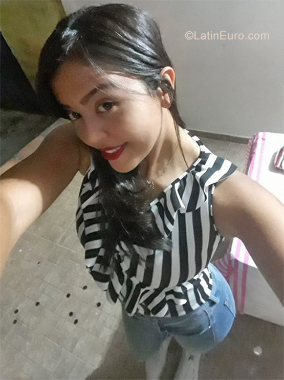 Date this exotic Colombia girl Claudia from Barrancabermeja CO25809