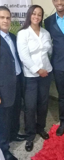 Date this voluptuous Dominican Republic girl Damaris from Moca DO35523