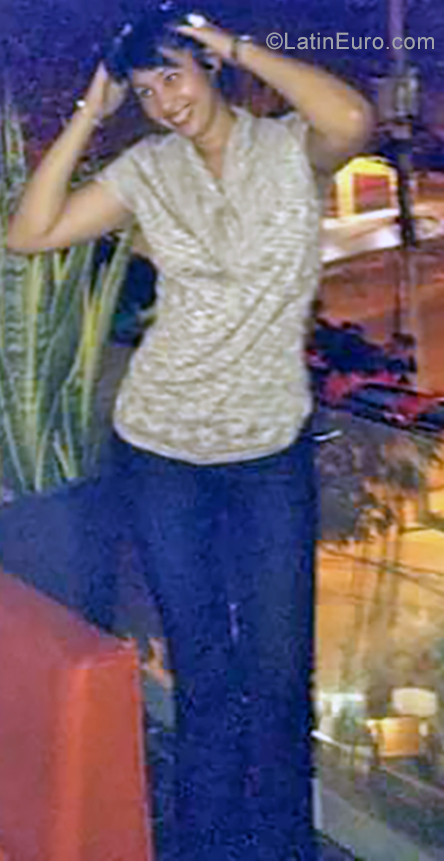 Date this foxy Colombia girl Irina from Barranquilla CO25817