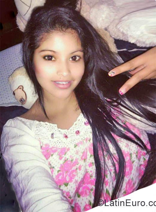 Date this young Colombia girl Paola from Bogota CO25818