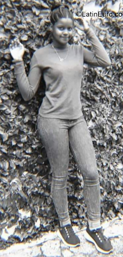 Date this good-looking Dominican Republic girl Yorlanis from Santo Domingo DO35621