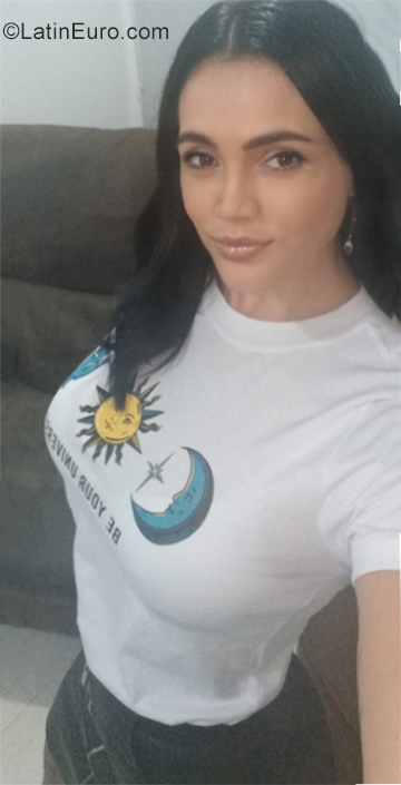 Date this happy Colombia girl Viviana from Cartago CO25828