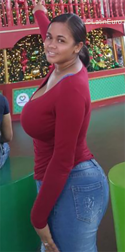 Date this gorgeous Dominican Republic girl Carmen from santo domingo DO35849