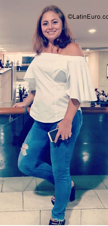 Date this sultry Colombia girl Consuelo from Cali CO25834