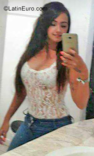 Date this hot Colombia girl Wendy from Bucaramanga CO25843