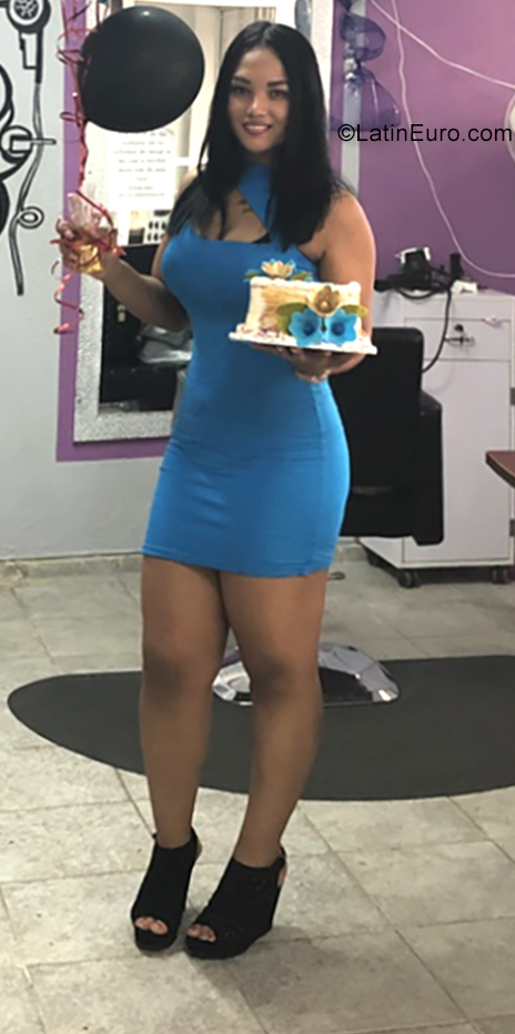 Date this gorgeous Dominican Republic girl Yomarlin from Santiago DO36135