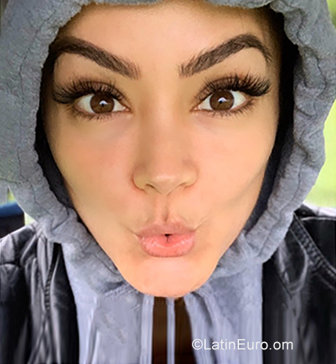 Date this exotic Venezuela girl Vale from Chacao VE2583