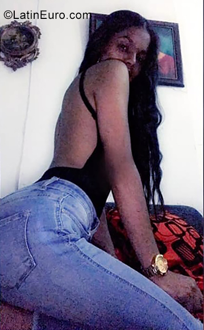 Date this stunning Dominican Republic girl Sabrina from Santiago DO35648