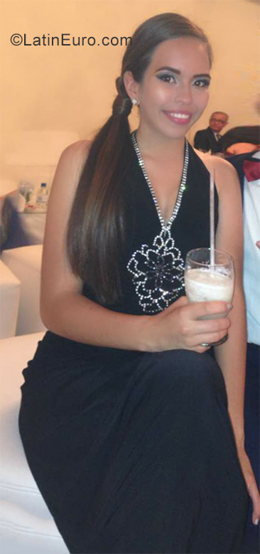 Date this georgeous Venezuela girl Veruchkia from Barquisimeto VE2662