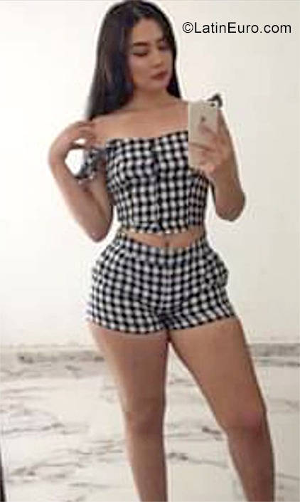 Date this voluptuous Dominican Republic girl Maria from Santiago DO35669