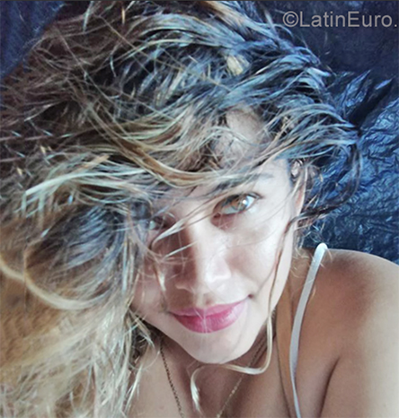 Date this happy Colombia girl Blanca from Neiva CO25878