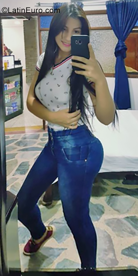 Date this fun Colombia girl Kelly from Cucuta CO25892