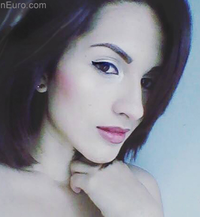 Date this charming Colombia girl Valeria from Medellin CO25905