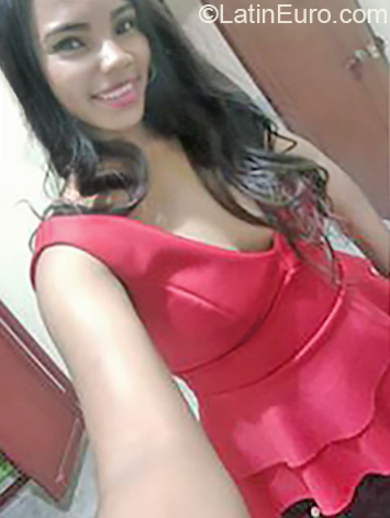 Date this delightful Colombia girl Katerine from Cali CO25929
