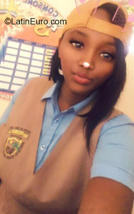 Date this pretty Dominican Republic girl Ana lidia from Juan Dolio DO35809