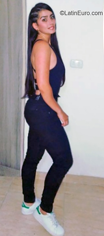 Date this athletic Colombia girl Valentina from Pereira CO25957