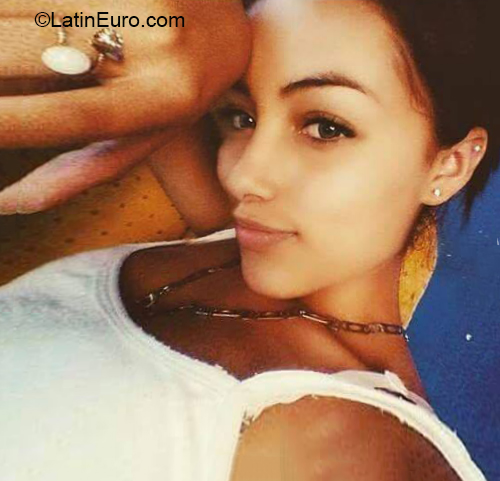 Date this charming Colombia girl Lorena from Pereira CO25982