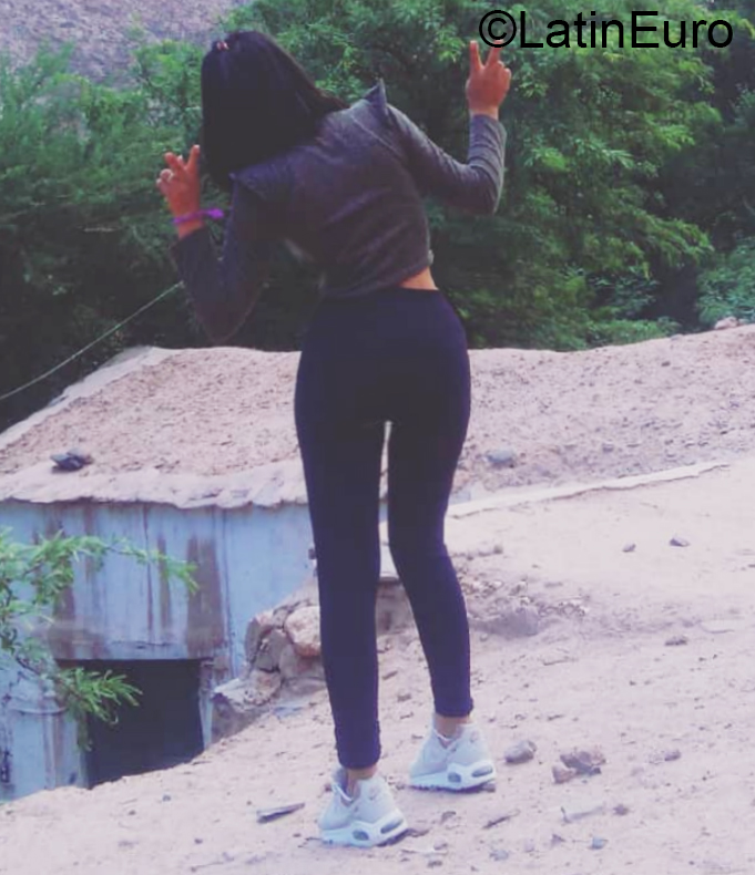 Date this hot Argentina girl Romina from Salta AR231
