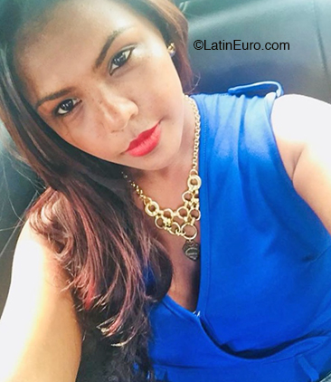 Date this happy Dominican Republic girl Ana from Santo Domingo DO36065