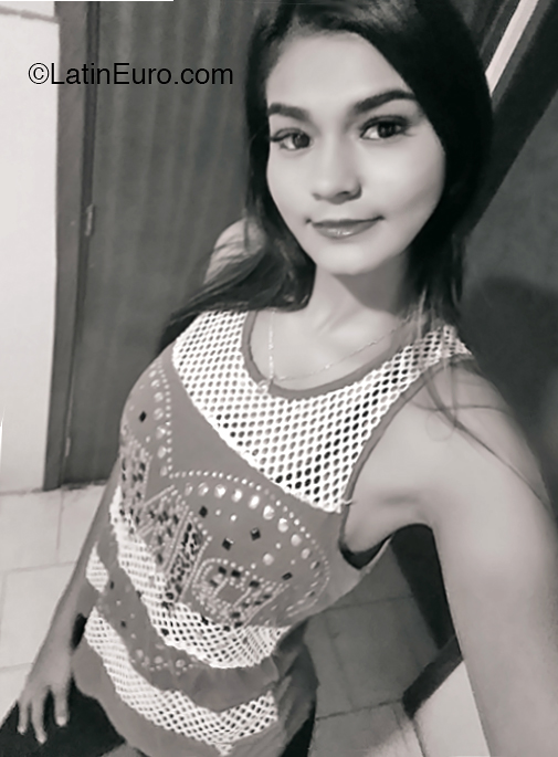 Date this delightful Venezuela girl Chiquinquira from Cumana VE2707