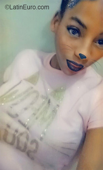 Date this sensual Dominican Republic girl Ruth from Santo Domingo DO36087