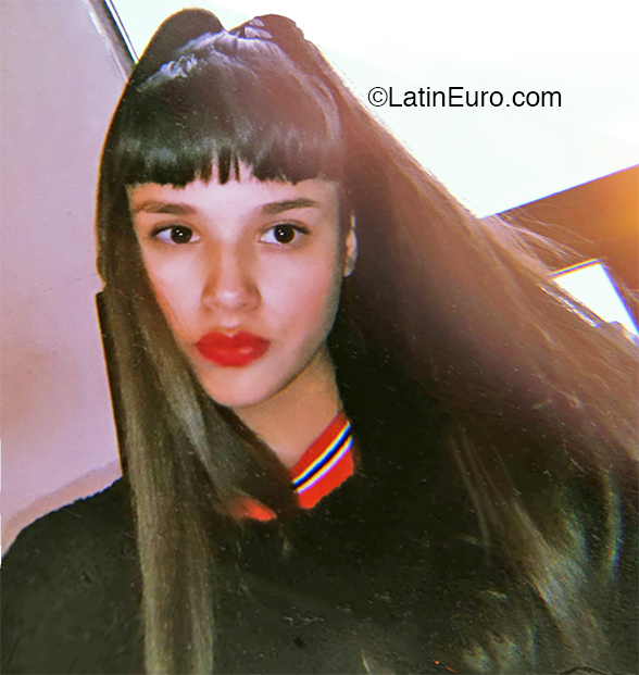 Date this funny Argentina girl Angela from Buenos Aires AR239