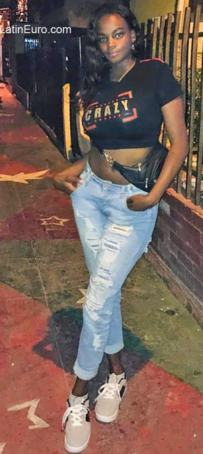 Date this exotic Colombia girl Leidy from Cali CO26073