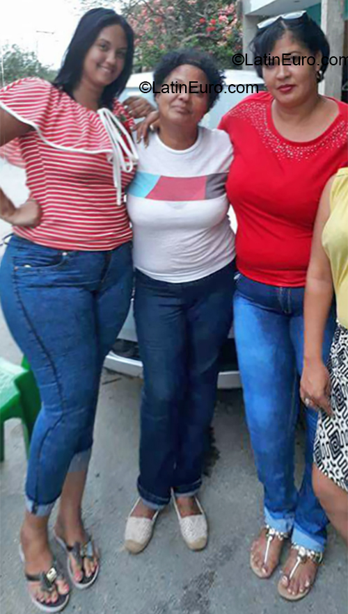 Date this lovely Dominican Republic girl Venerin from Santo Domingo DO36134