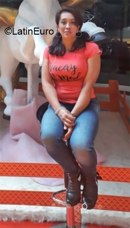 Date this cute Colombia girl Nidia from Bogota CO26091