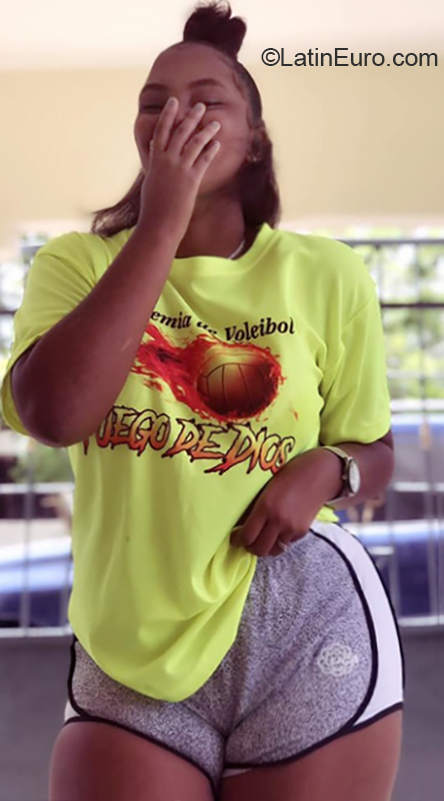 Date this sensual Dominican Republic girl Perla from Puerto Plata DO36191