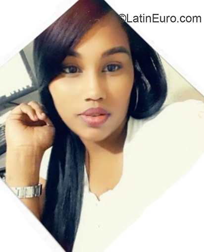 Date this gorgeous Dominican Republic girl Victoria from Santiago DO36203