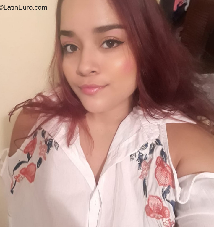 Date this good-looking Colombia girl Isabel from Medellin CO26135