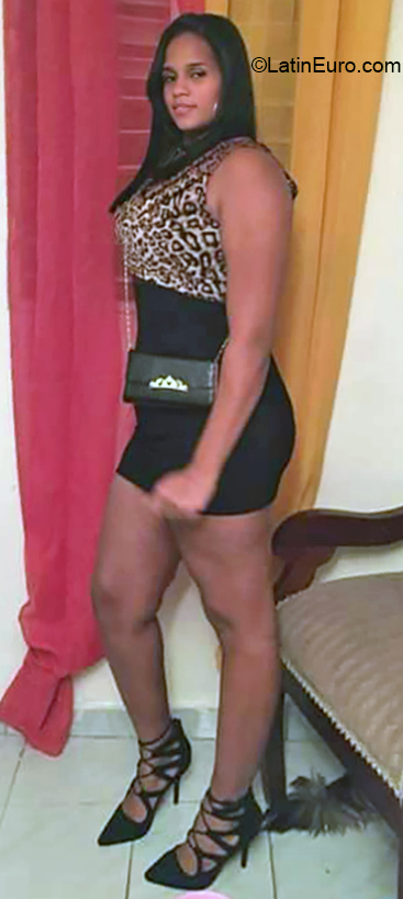 Date this attractive Dominican Republic girl Melissa from Santo Domingo DO36218