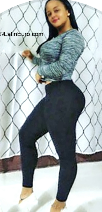 Date this gorgeous Dominican Republic girl Yafreisie from La Romana DO36237