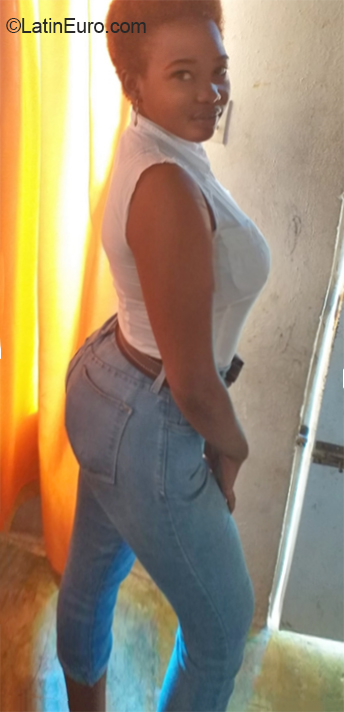 Date this attractive Dominican Republic girl Kate from Santo Domingo DO36281