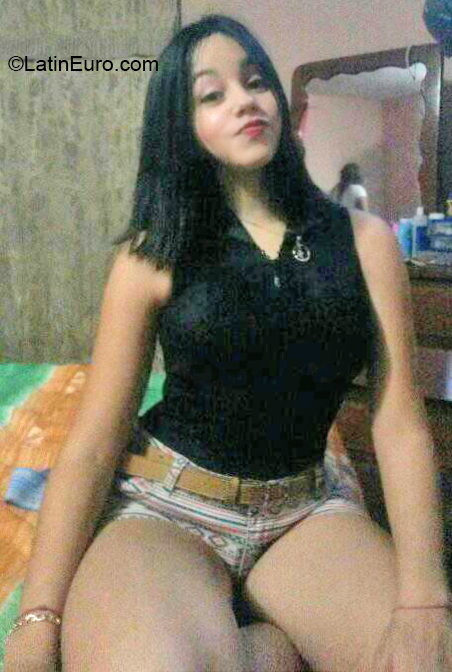 Date this sensual Venezuela girl Ana from Barquisimeto VE2744