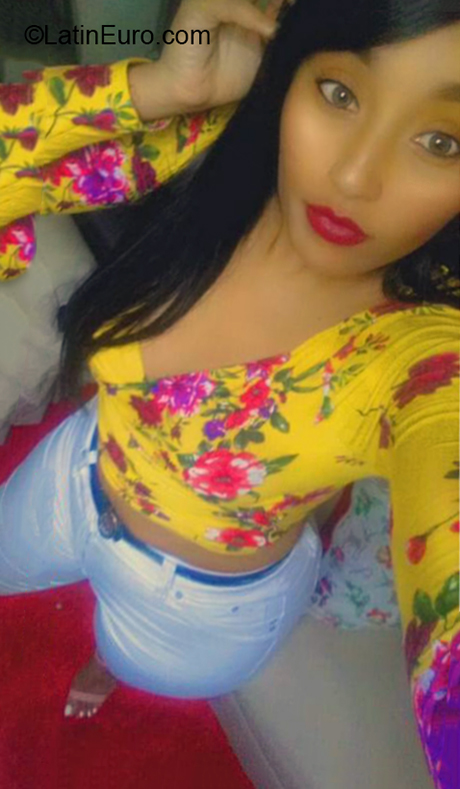 Date this passionate Dominican Republic girl Elizabeth from Santiago DO36328