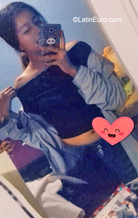 Date this tall Mexico girl Gabriela from Rio Bravo MX1705