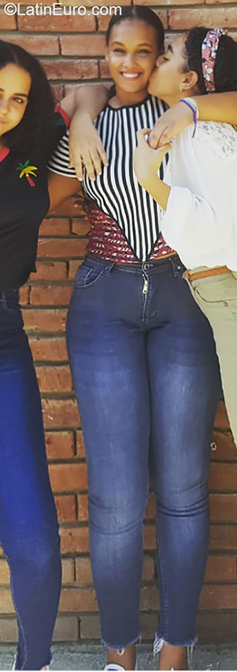 Date this beautiful Dominican Republic girl Amelia from Santiago De Los Caballeros DO36369