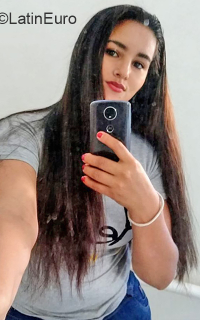 Date this voluptuous Colombia girl Erica from Bucaramanga CO26205