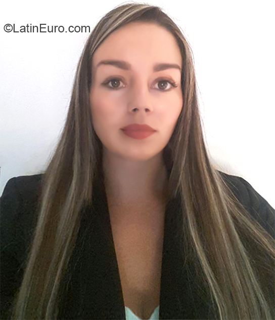 Date this lovely Colombia girl Yuri from Pereira CO26217