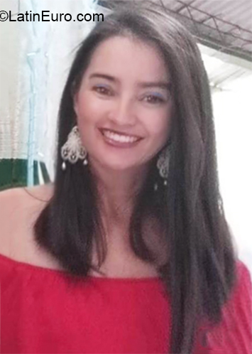 Date this gorgeous Colombia girl Daniela from Pitalito CO26672