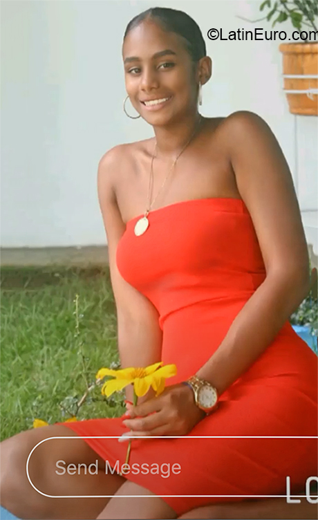Date this voluptuous Dominican Republic girl Scarlin from Santiago DO36565