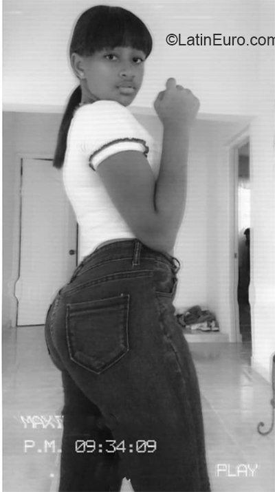 Date this delightful Dominican Republic girl Maxil from Hato Mayor DO36585