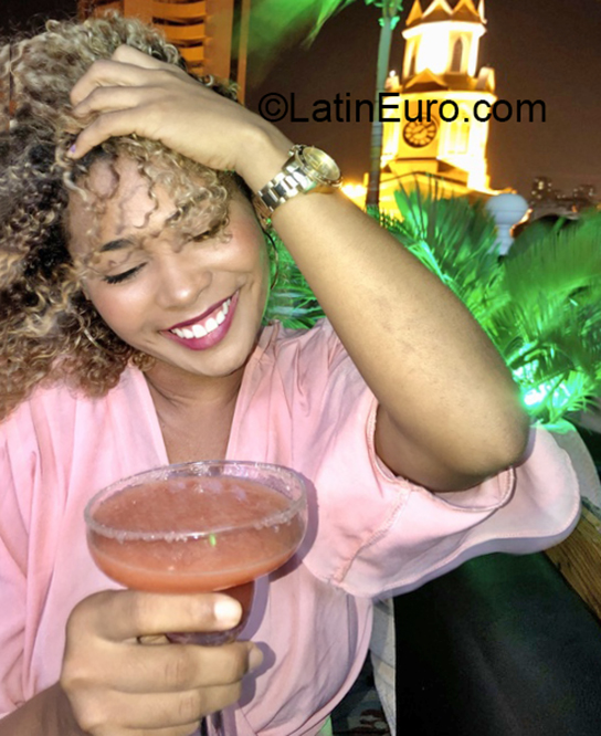 Date this passionate Colombia girl Valentina from Cartagena CO29284