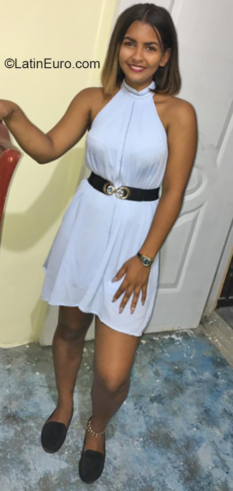 Date this passionate Dominican Republic girl Samantha from San Cristobal DO36690