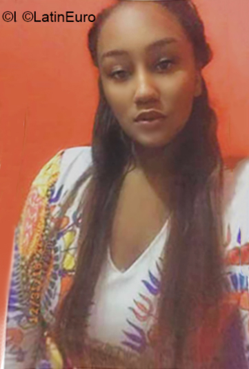 Date this stunning Dominican Republic girl Noemy from Santo Domingo DO36713