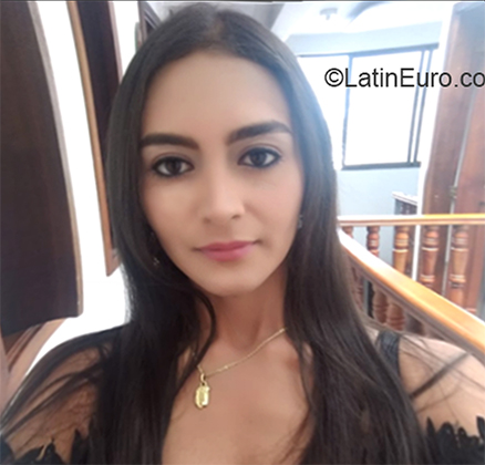 Date this attractive Colombia girl L. from Popayan CO26362