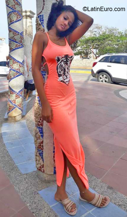Date this good-looking Colombia girl Wendy from La Guajira CO26371