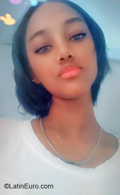 Date this nice looking Dominican Republic girl Yenny from San Pedro De Macoris DO36779